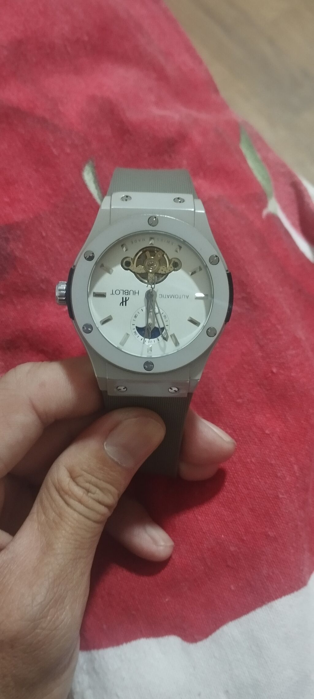 Часы Hublot, автоматические. Особенности: - Механизм с: фото 3