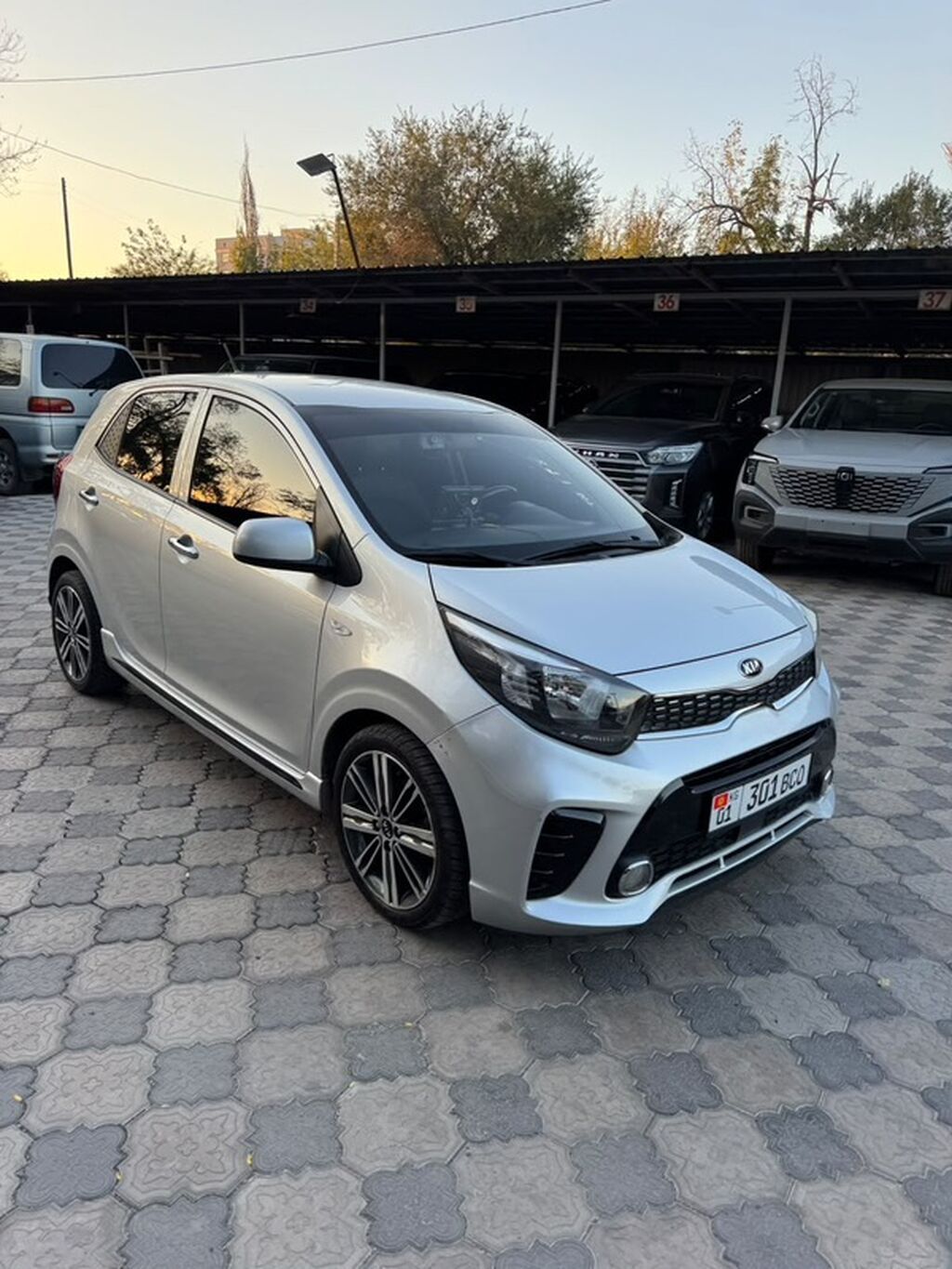 Kia Picanto: 2018 г., 1 л, Автомат, Бензин, Хэтчбэк: фото 1