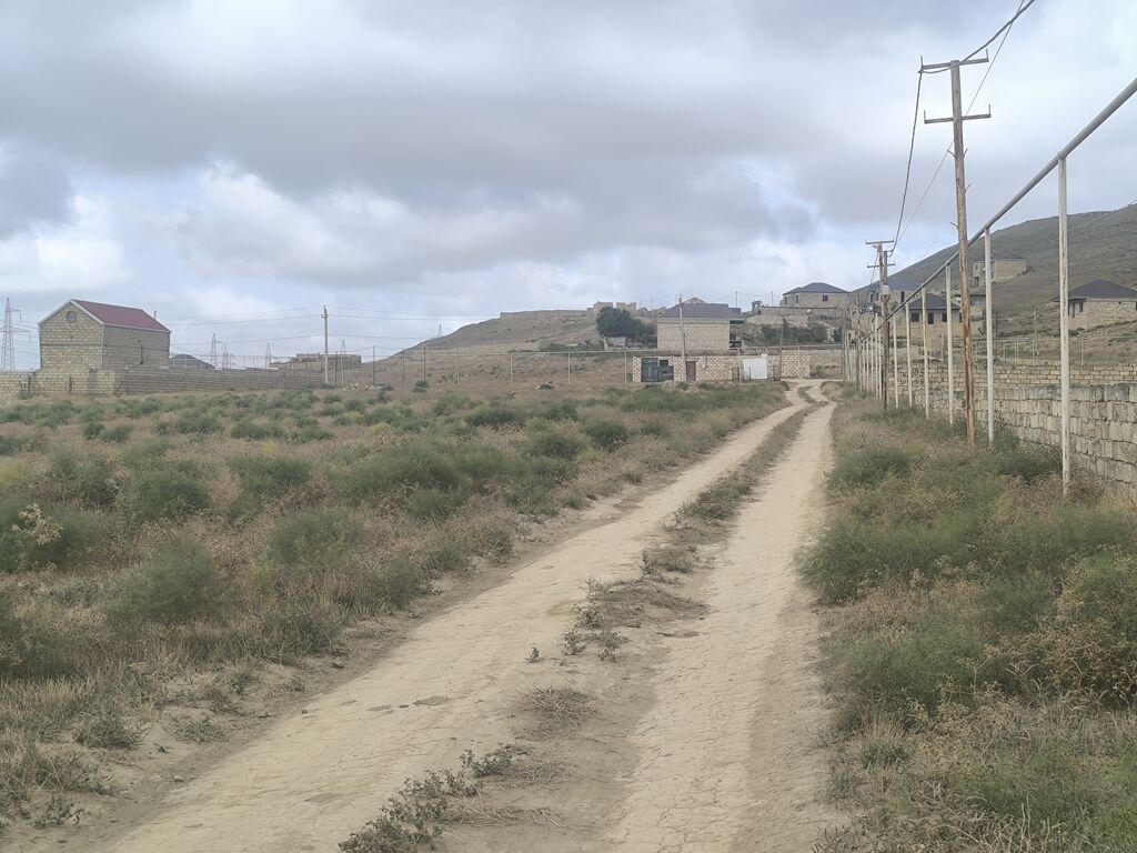 16 sot, Tikinti, Bələdiyyə