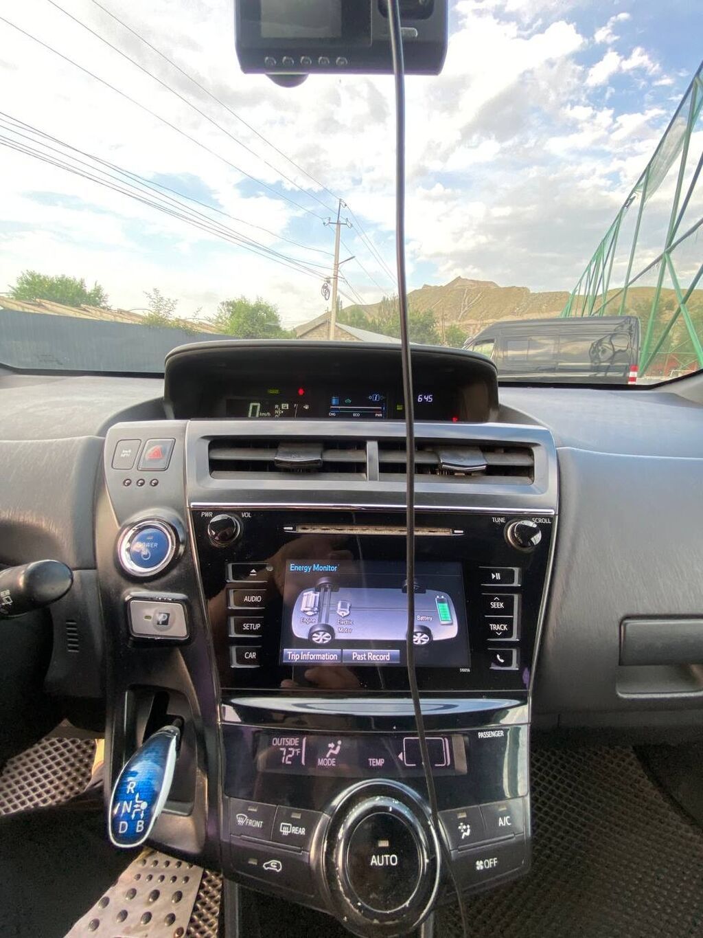 Toyota Prius V: 2016 г., 1.6 л, Гибрид, Универсал: фото 3