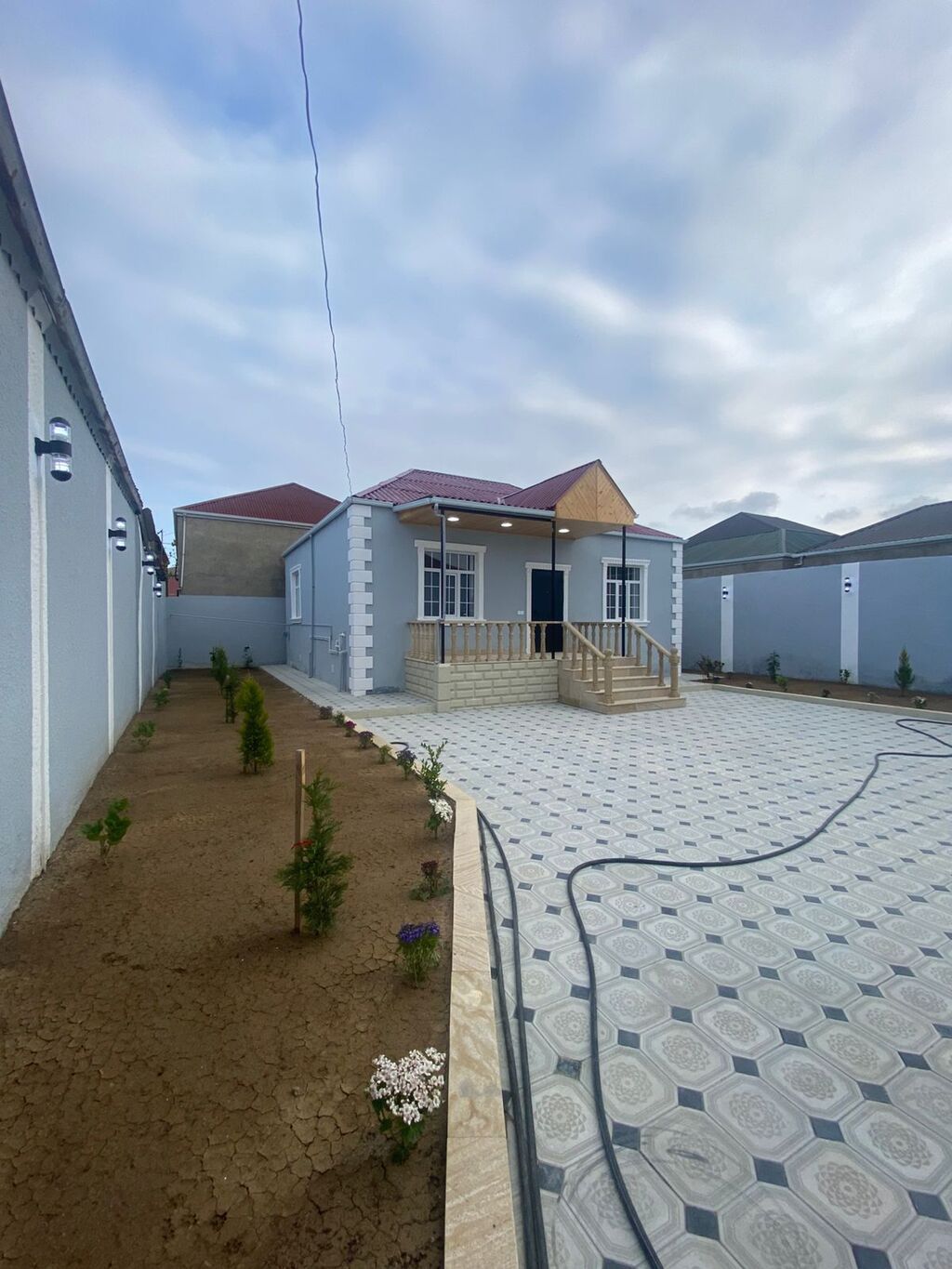 Binəqədi qəs. 3 otaqlı, 100 kv. m, Yeni təmirli