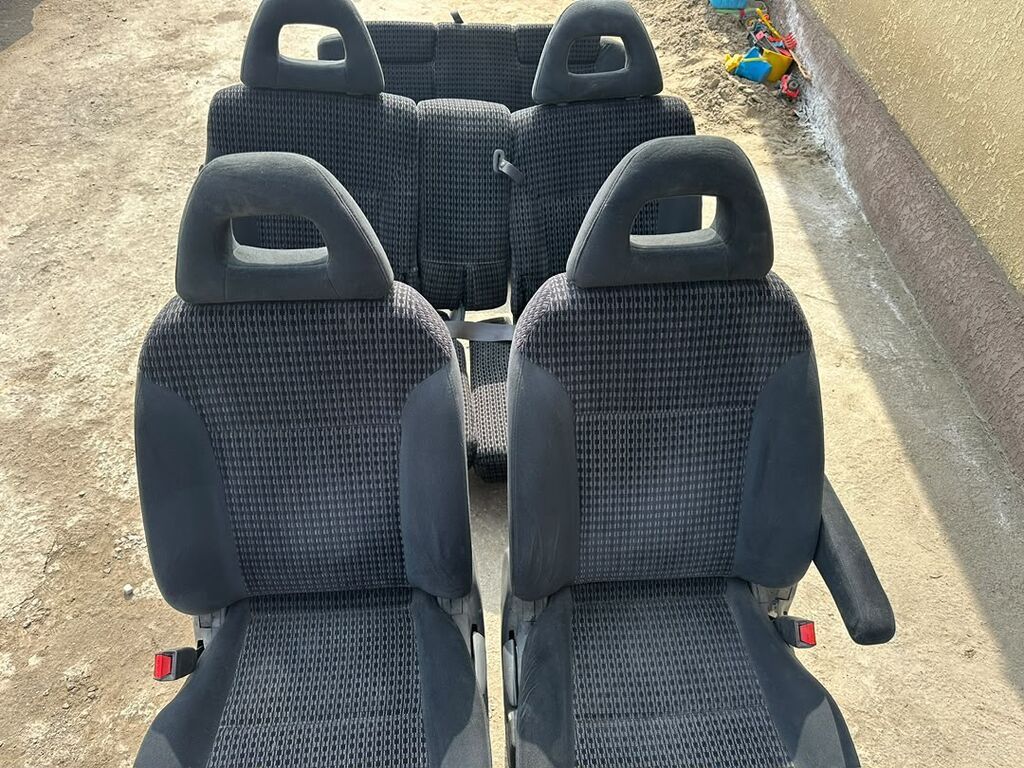 Honda Stream: 2002 г., 2 л, Автомат, Бензин, Минивэн: фото 2
