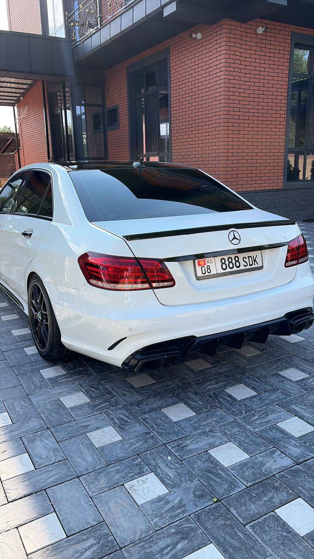 Mercedes-Benz E-Class: 2013 г., 2 л, Автомат, Бензин, Седан: фото 2