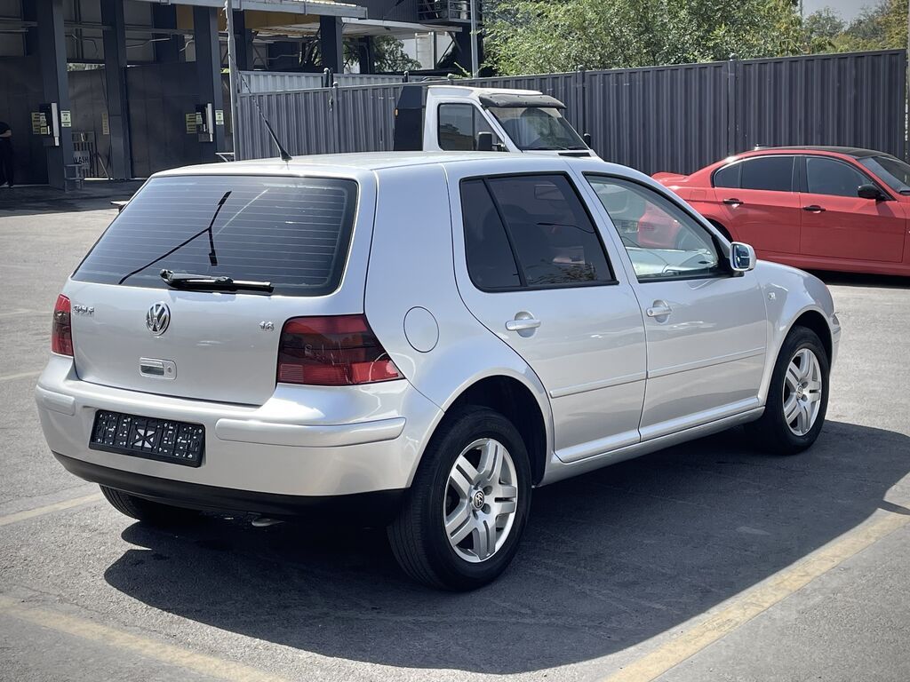 Volkswagen Golf: 2001 г., 1.6 л, Автомат, Бензин, Хэтчбэк: фото 5