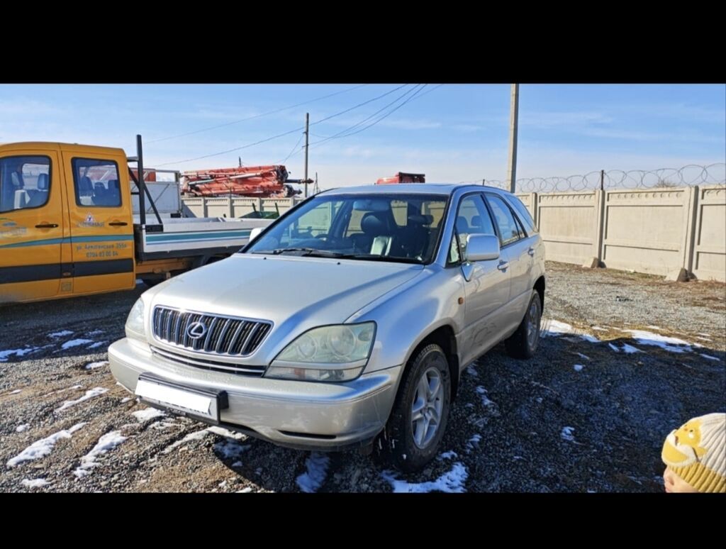 Lexus RX: 2001 г., 3 л, Автомат, Бензин, Кроссовер: фото 2