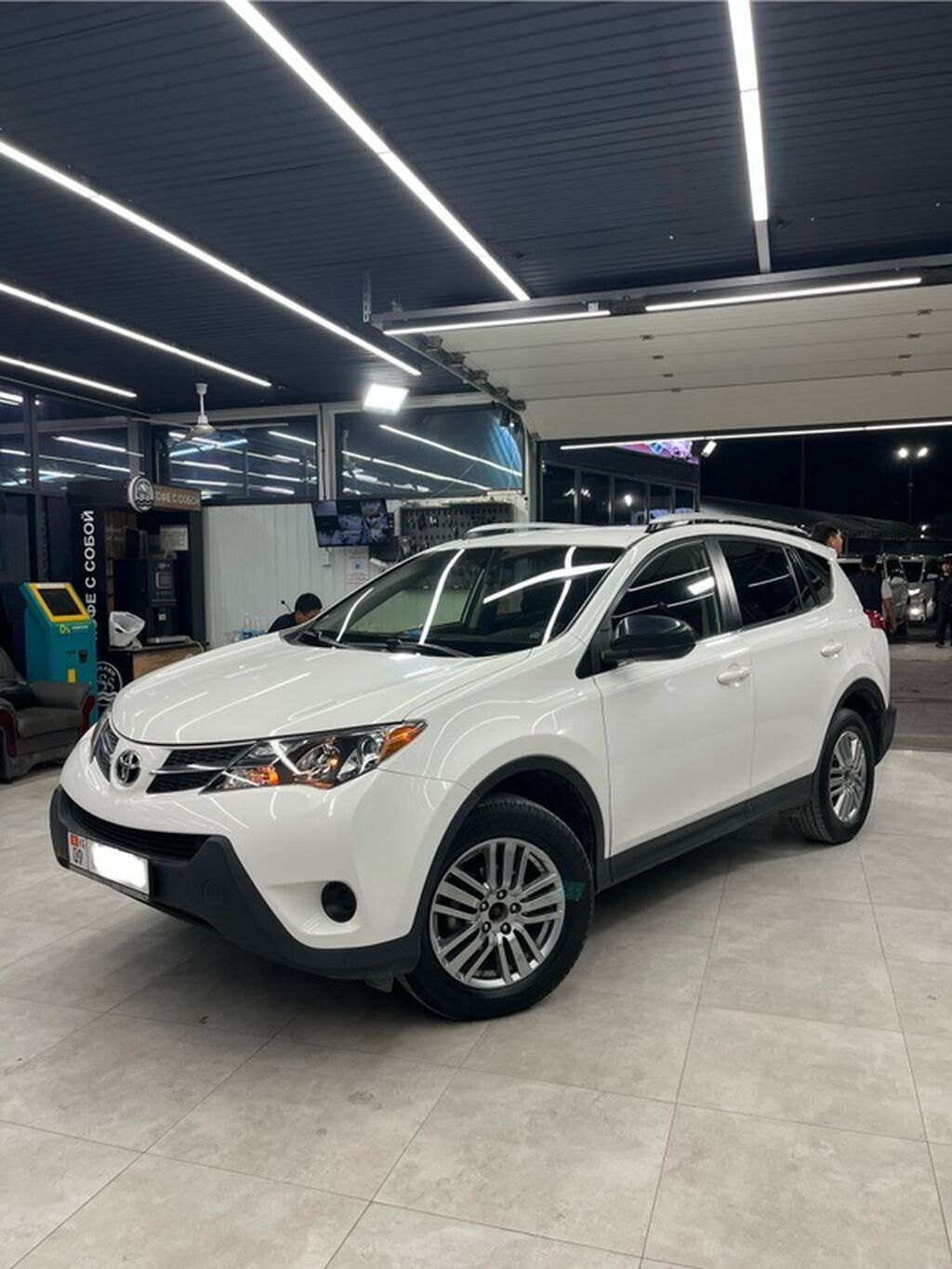 Toyota RAV4: 2015 г., 2.5 л, Автомат, Бензин, Кроссовер: фото 1