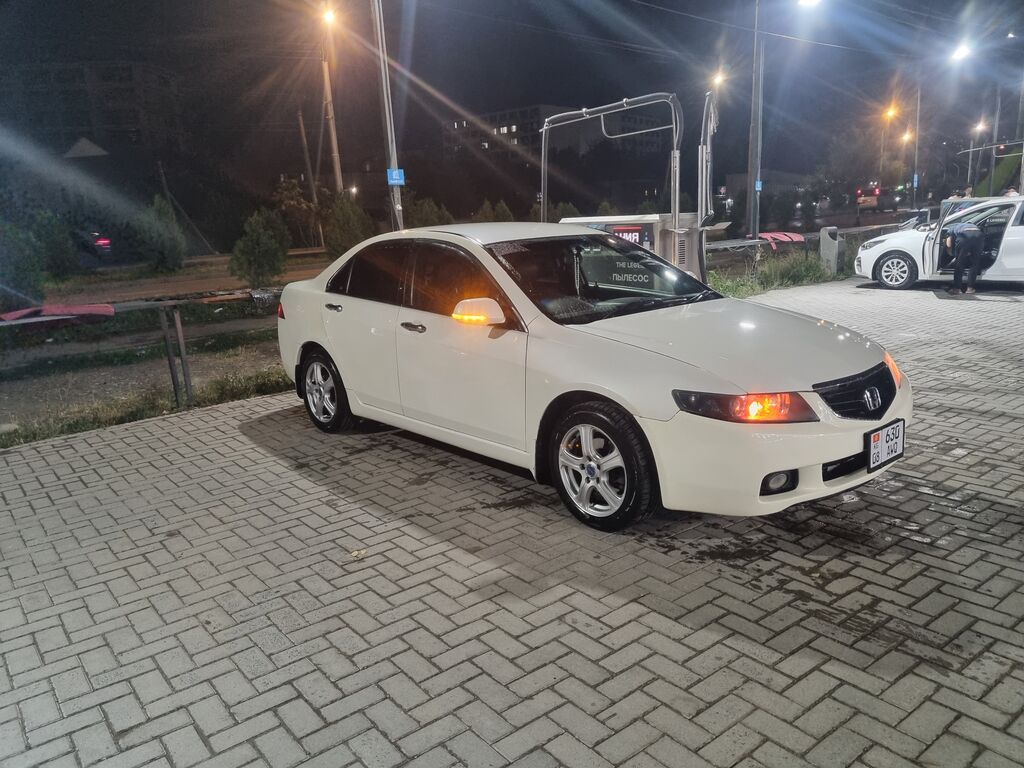 Honda Accord: 2003 г., 2 л, Автомат, Бензин, Седан — фото 1