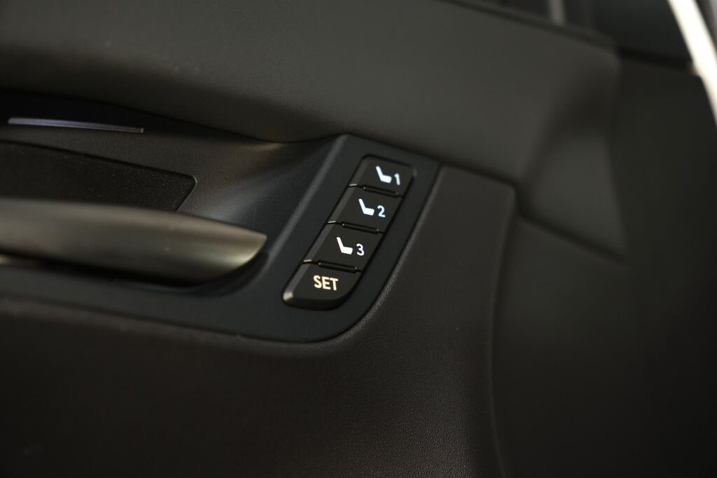 Lexus LX: 2019 г., 5.7 л, Автомат, Бензин, Внедорожник: фото 7