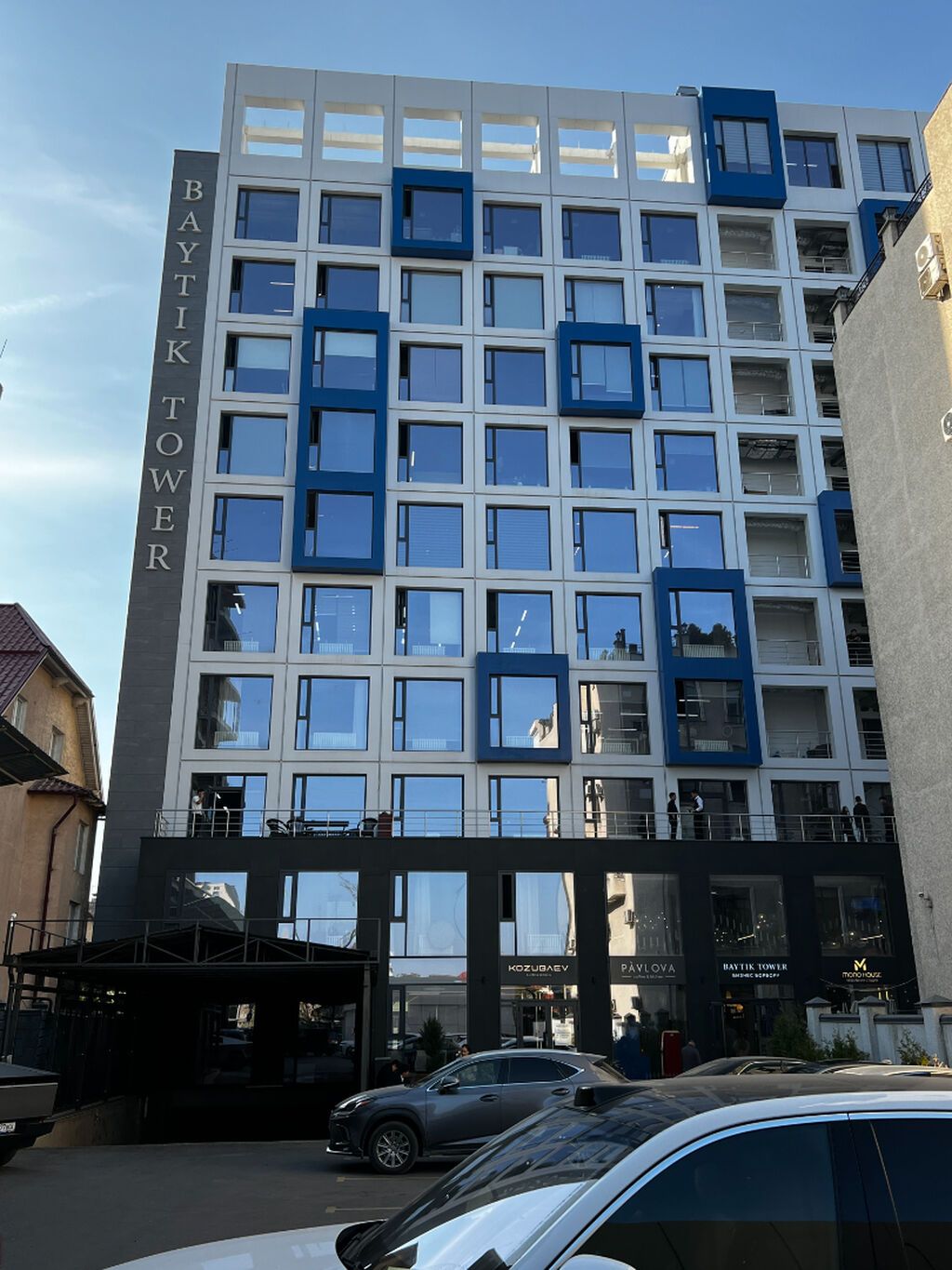 Сдаю Офис целиком: Банковское отделение, IT-компания, Авиакасса, 60 м², В бизнес центре, С ремонтом, С высокими потолками