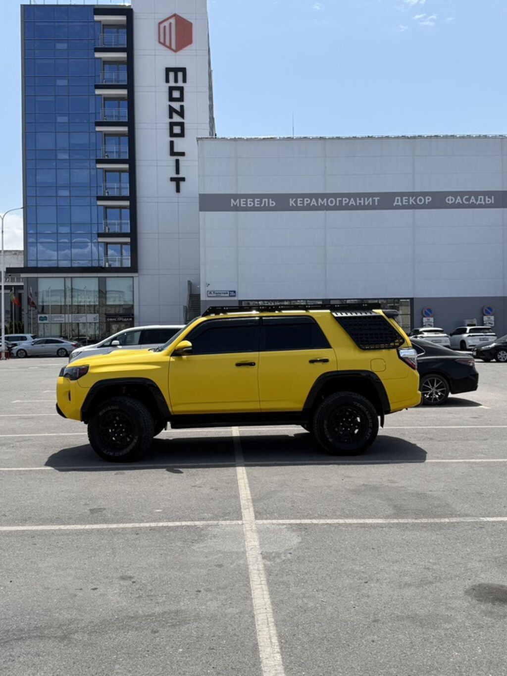 Toyota 4Runner: 2019 г., 4 л, Внедорожник: фото 1