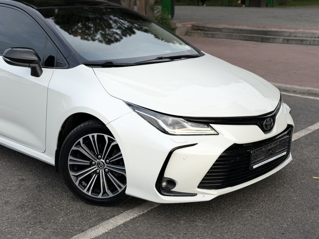 Toyota Corolla: 2019 г., 1.6 л, Автомат, Бензин, Седан: фото 3