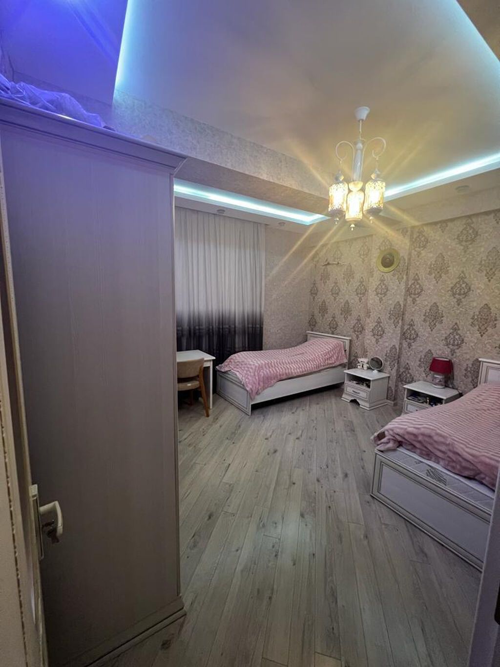 4 otaqlı, Yeni tikili, 148 kv. m