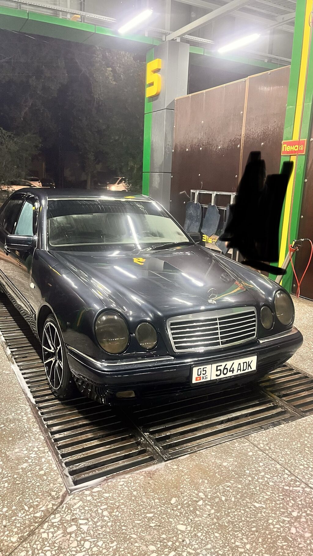 Mercedes-Benz E-Class: 1999 г., 2 л, Автомат, Бензин, Седан: фото 2