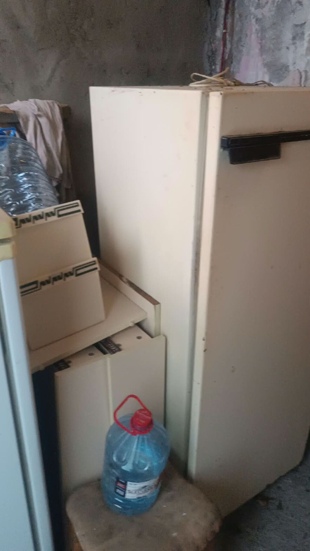 BİSMİLLAH.Salam 28 may metrosunun düz yanında yerləşən 1 otaqlı evə 2