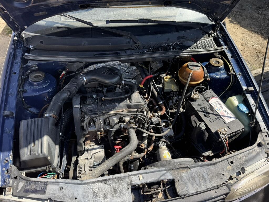 Volkswagen Golf: 1993 г., 1.8 л, Автомат, Бензин, Хэтчбэк: фото 6