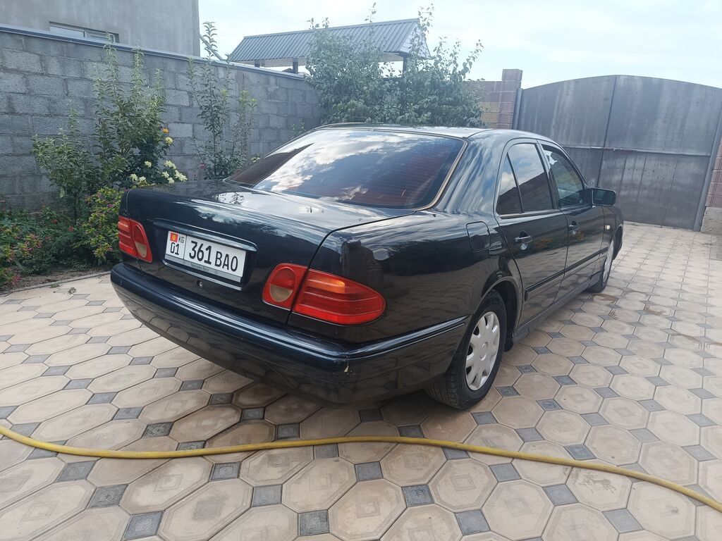Mercedes-Benz E-Class: 1998 г., 2 л, Механика, Бензин, Седан: фото 8