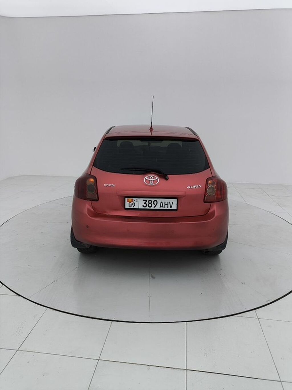 Toyota Auris: 2007 г., 1.6 л, Бензин, Хэтчбэк — фото 7