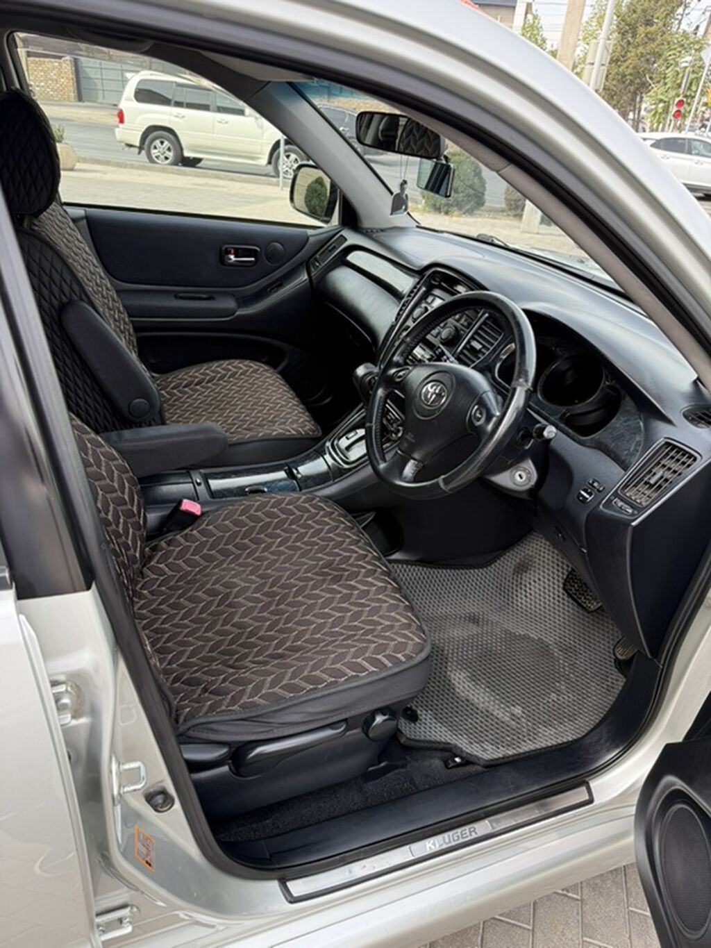 Toyota Kluger: 2003 г., 2.4 л, Автомат, Бензин, Кроссовер: фото 8