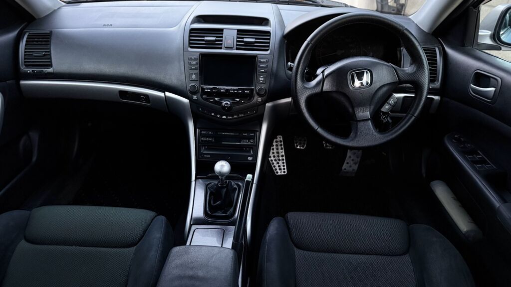 Honda Accord: 2003 г., 2 л, Механика, Бензин, Седан: фото 3
