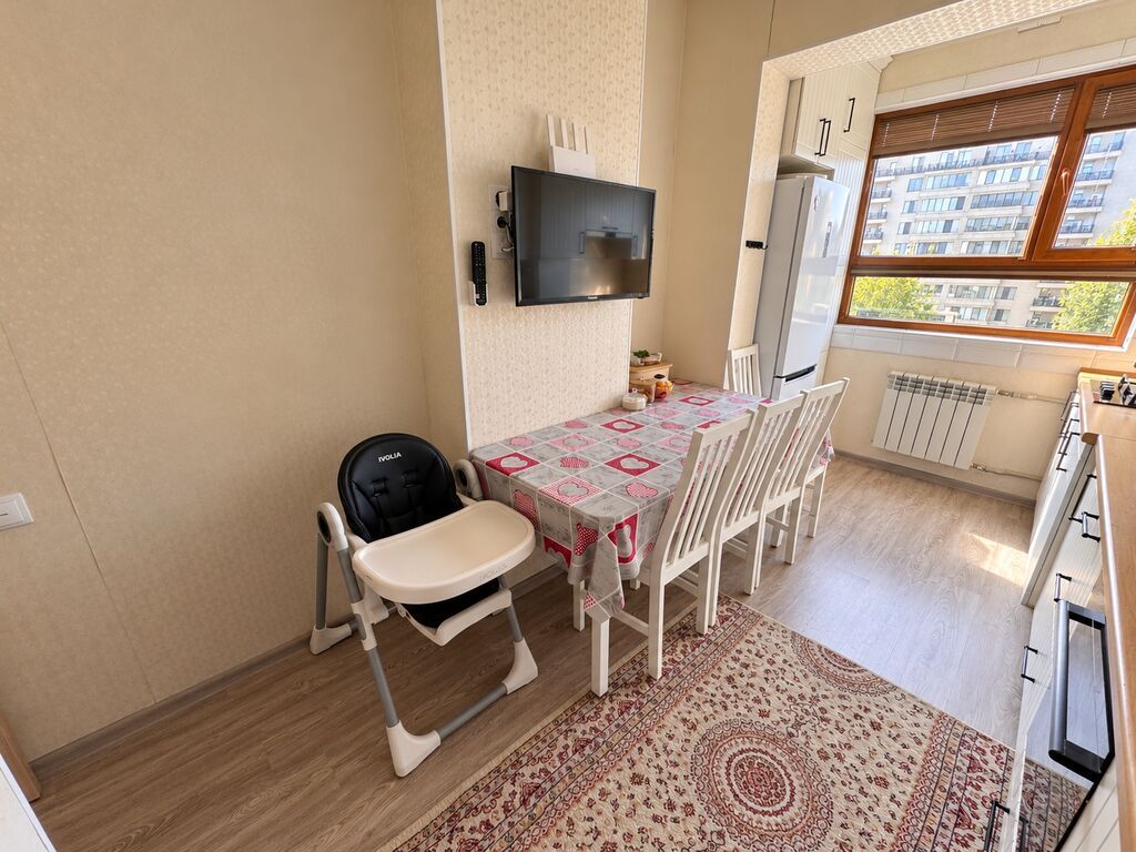 4 комнаты, 81 м², Дордой Плаза ТРЦ 105 серия, 6 этаж, Евроремонт: фото 7