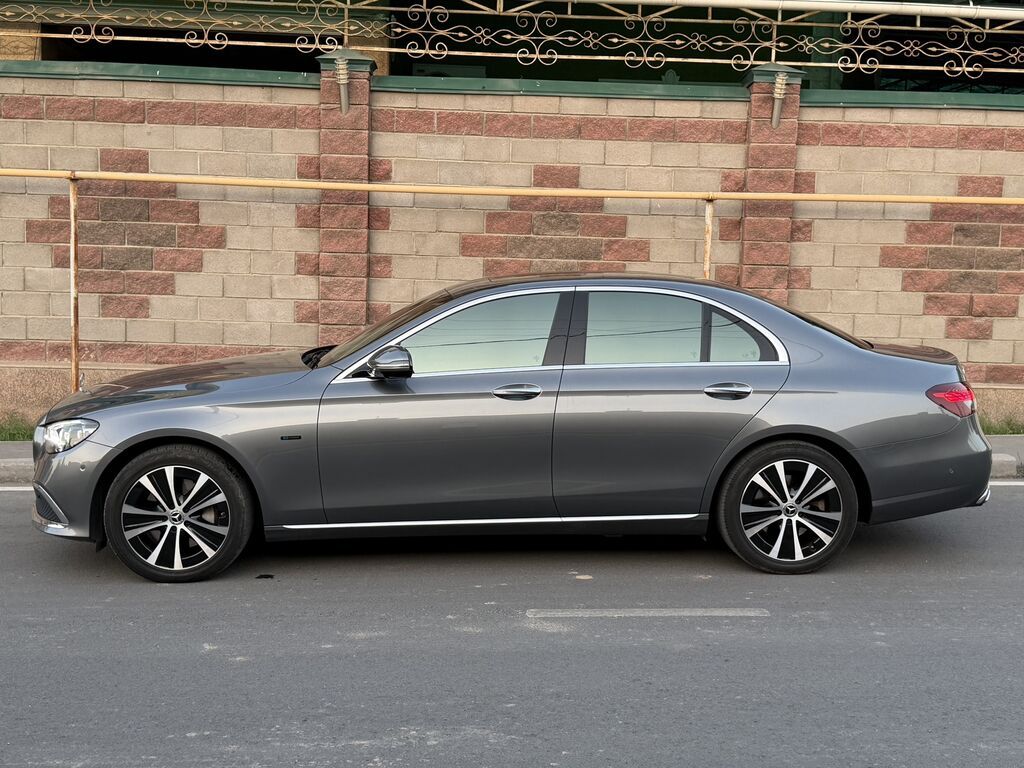 Mercedes-Benz E-Class: 2020 г., 2 л, Автомат, Гибрид, Седан: фото 4