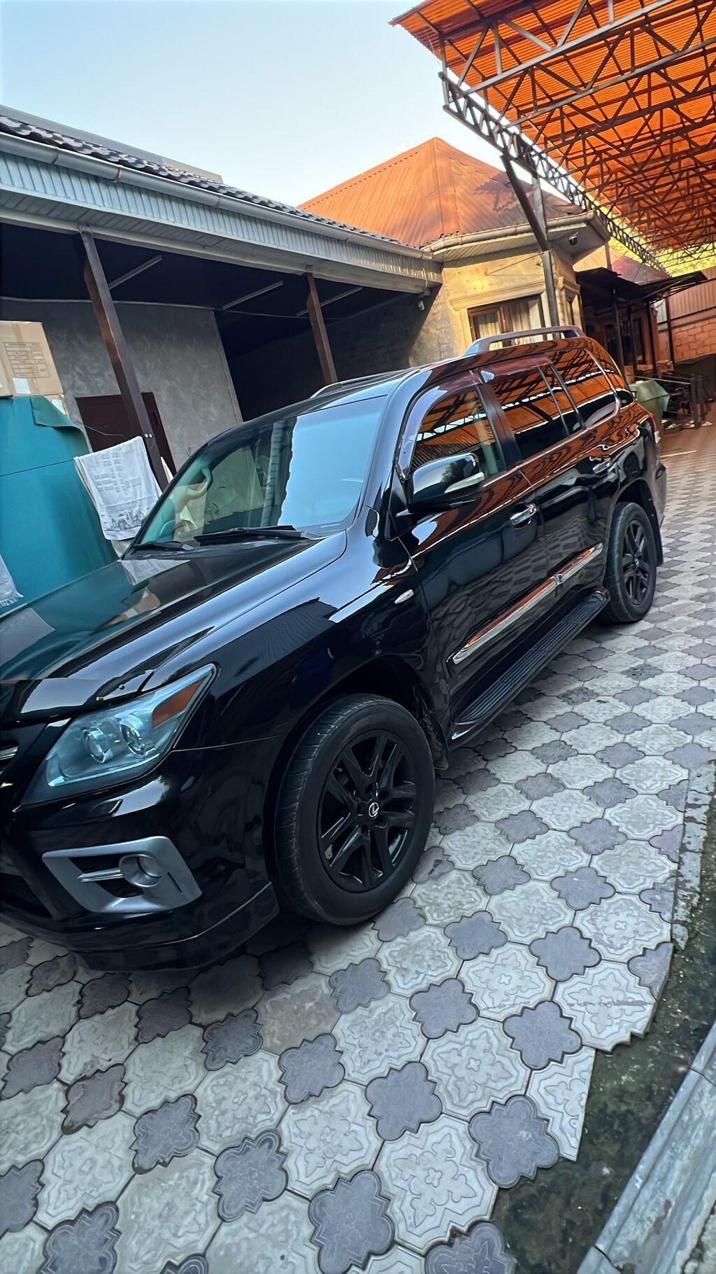 Lexus LX: 2010 г., 5.7 л, Автомат, Газ, Внедорожник: фото 2