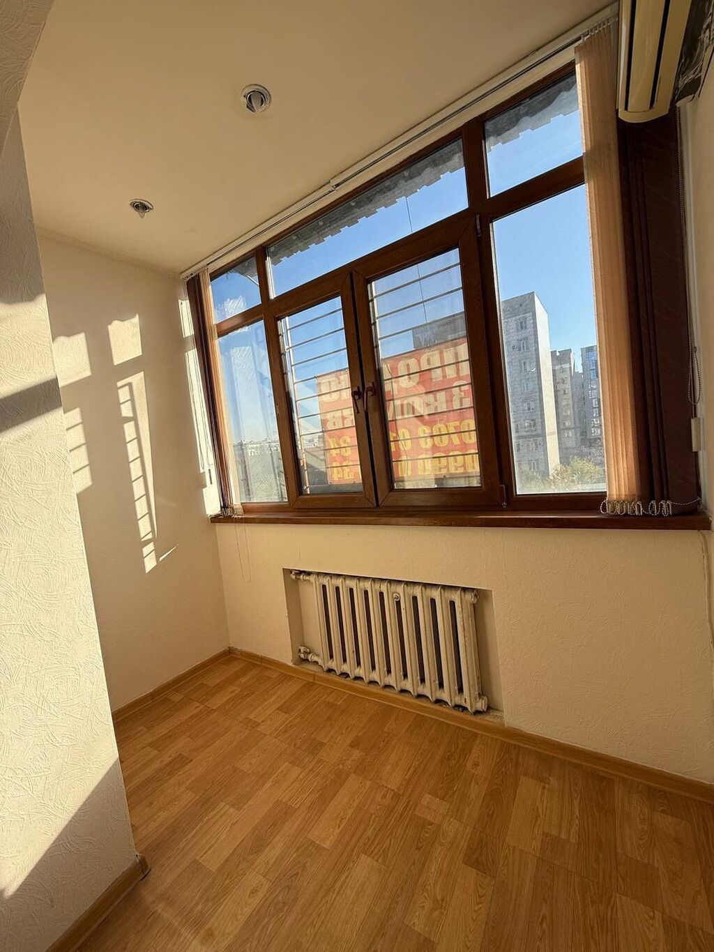 3 комнаты, 73 м², Золотой квадрат Индивидуалка, 5 этаж, Косметический ремонт: фото 3