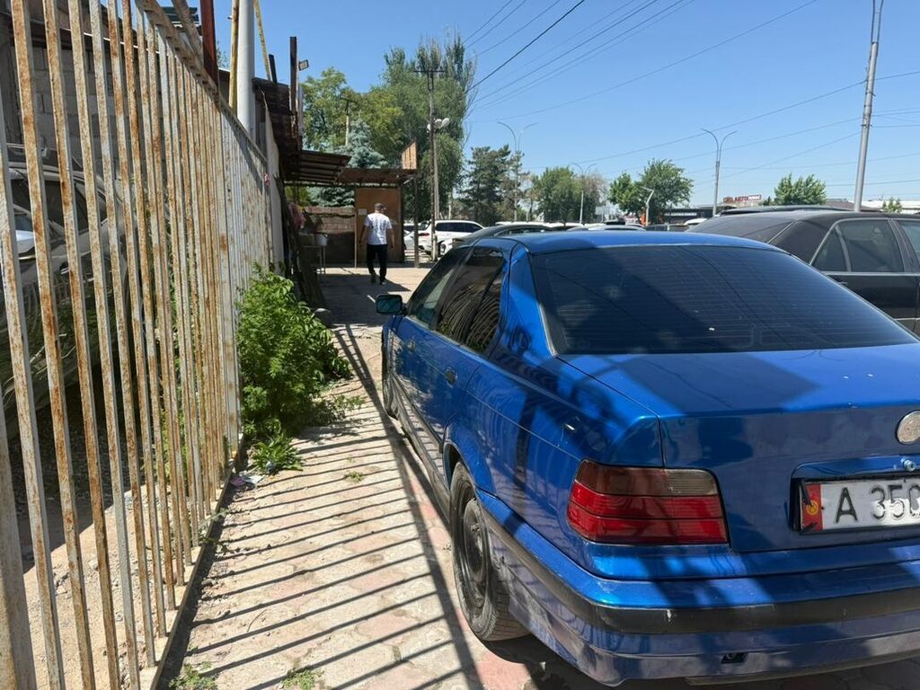 BMW 3 series: 1992 г., 2.5 л, Механика, Бензин, Седан: фото 5