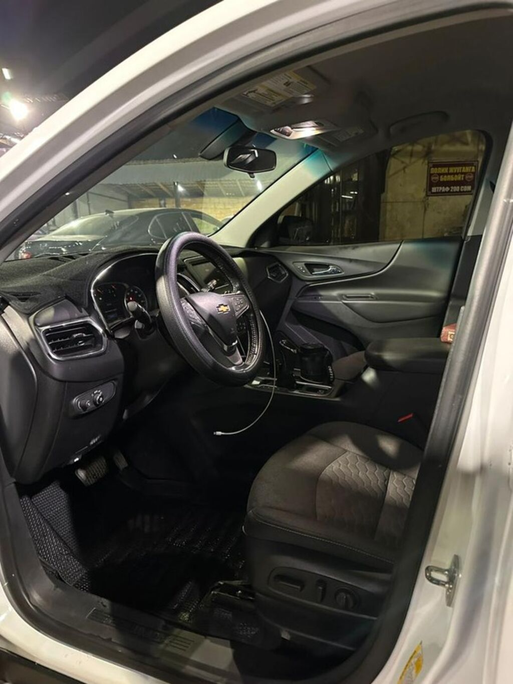Chevrolet Equinox: 2018 г., 1.5 л, Автомат, Бензин, Кроссовер: фото 2