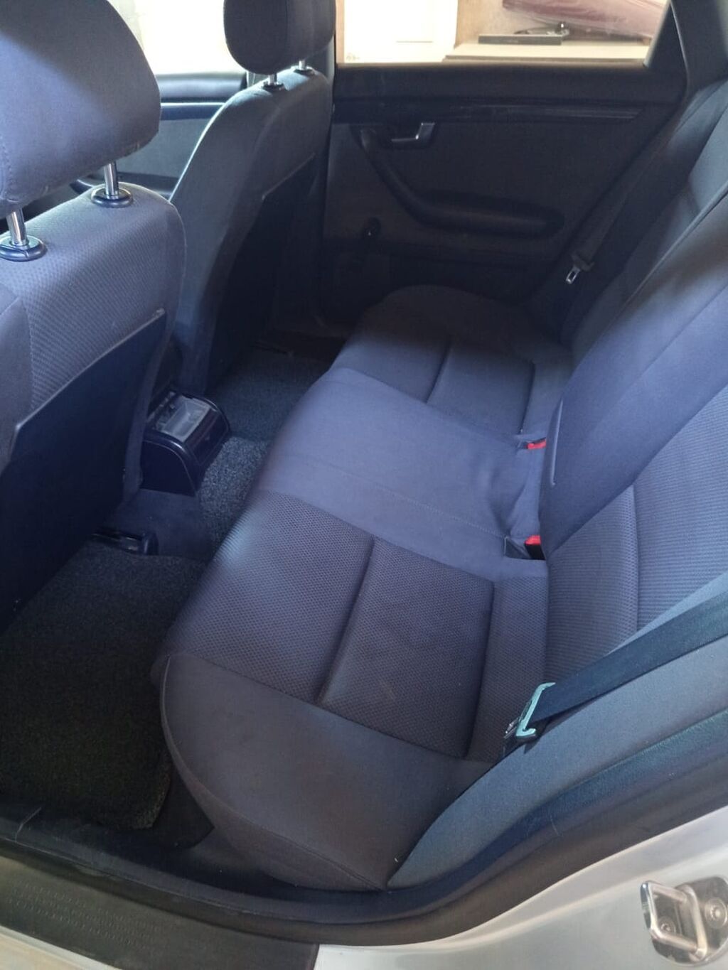Audi A4: 2001 г., 2 л, Автомат, Бензин, Седан: фото 4