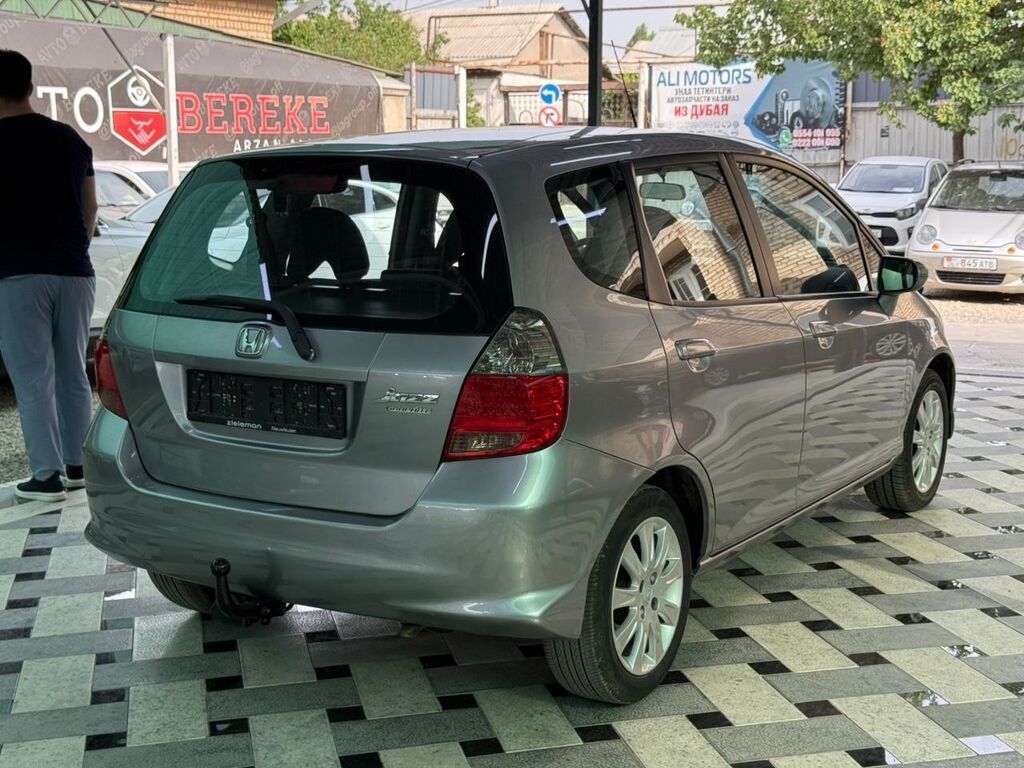 Honda Jazz: 2007 г., 1.4 л, Автомат, Бензин, Хэтчбэк: фото 1