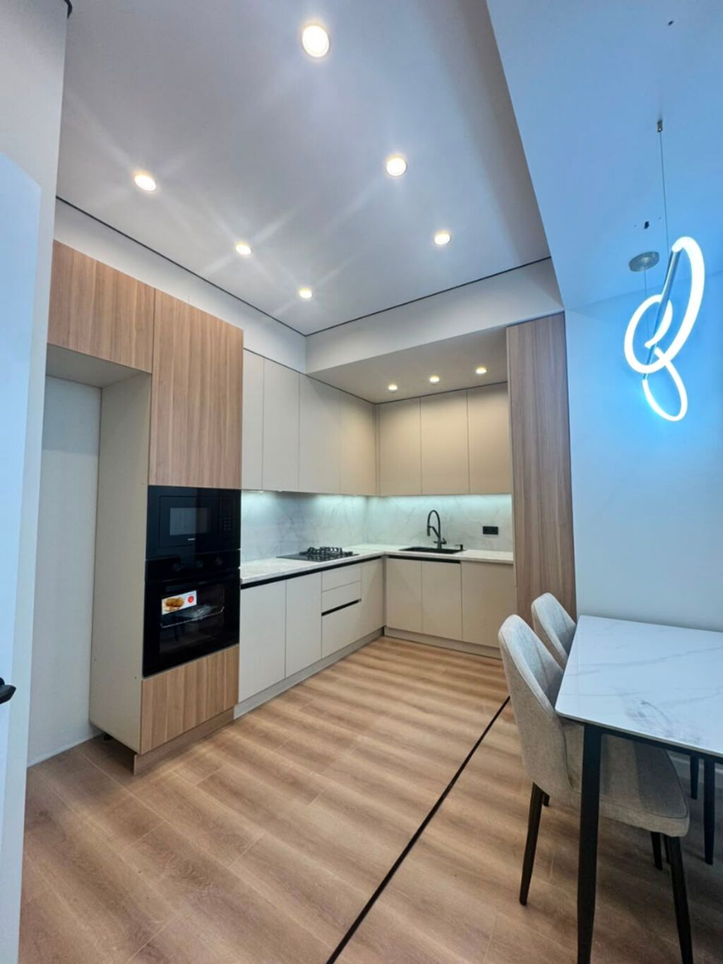 2 комнаты, 80 м², Асанбай мкр Элитка, 10 этаж, Евроремонт: фото 2