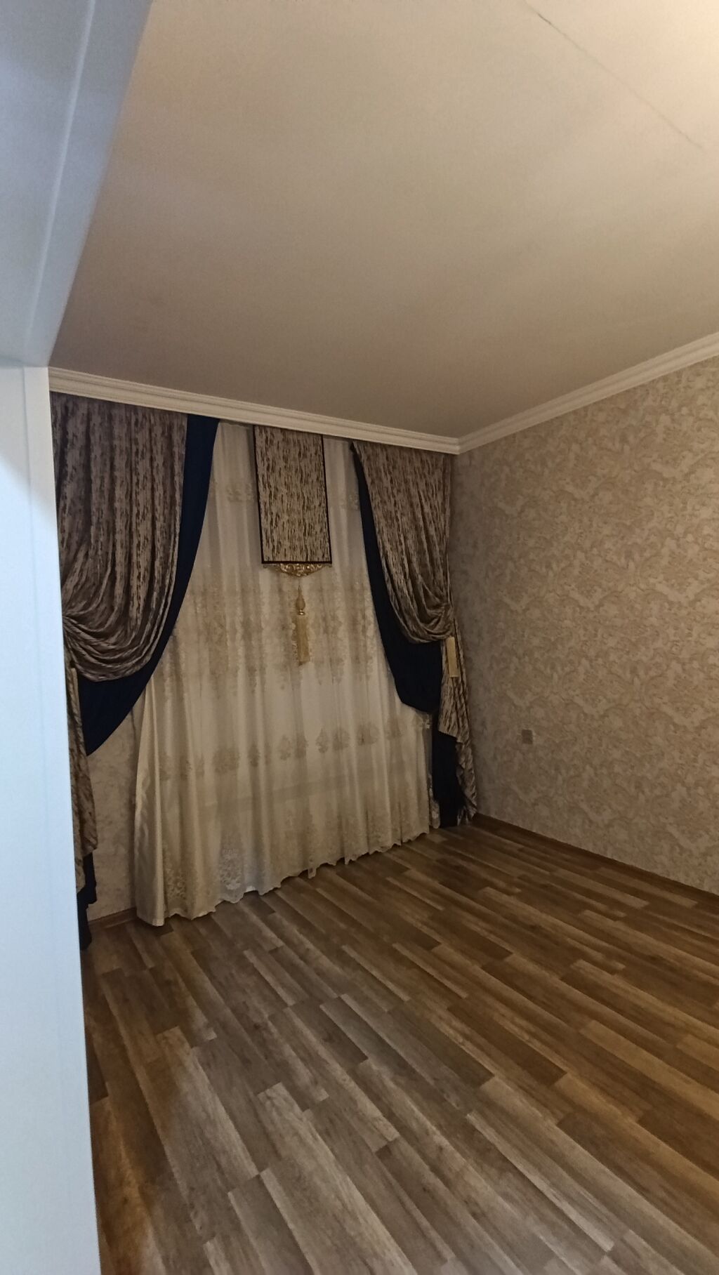 Hamıya salam Ev hem satılır hemde kirayə verilir 1 geniş zal 1