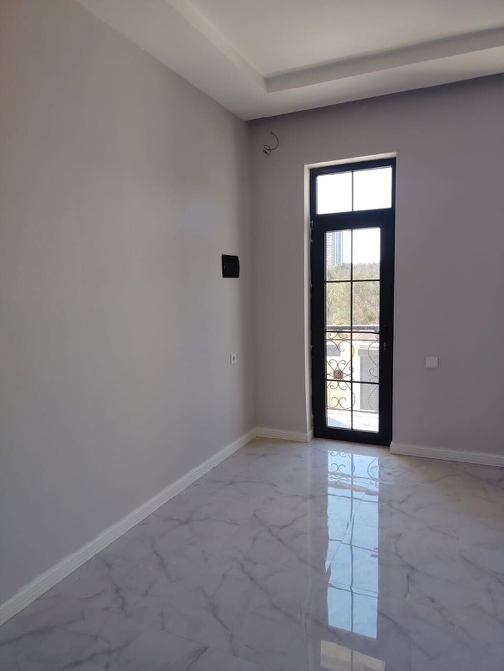 Köhnə Günəşli 5 otaqlı, 270 kv. m, Yeni təmirli