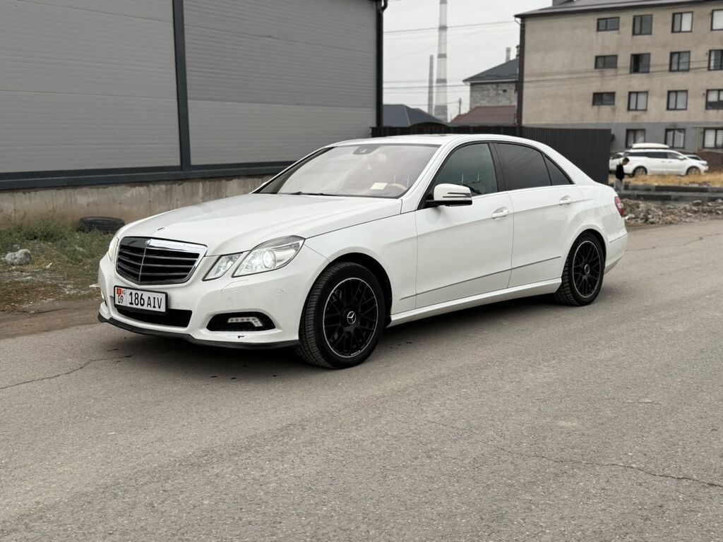 Mercedes-Benz E-Class: 2010 г., 3.5 л, Автомат, Бензин, Седан: фото 3
