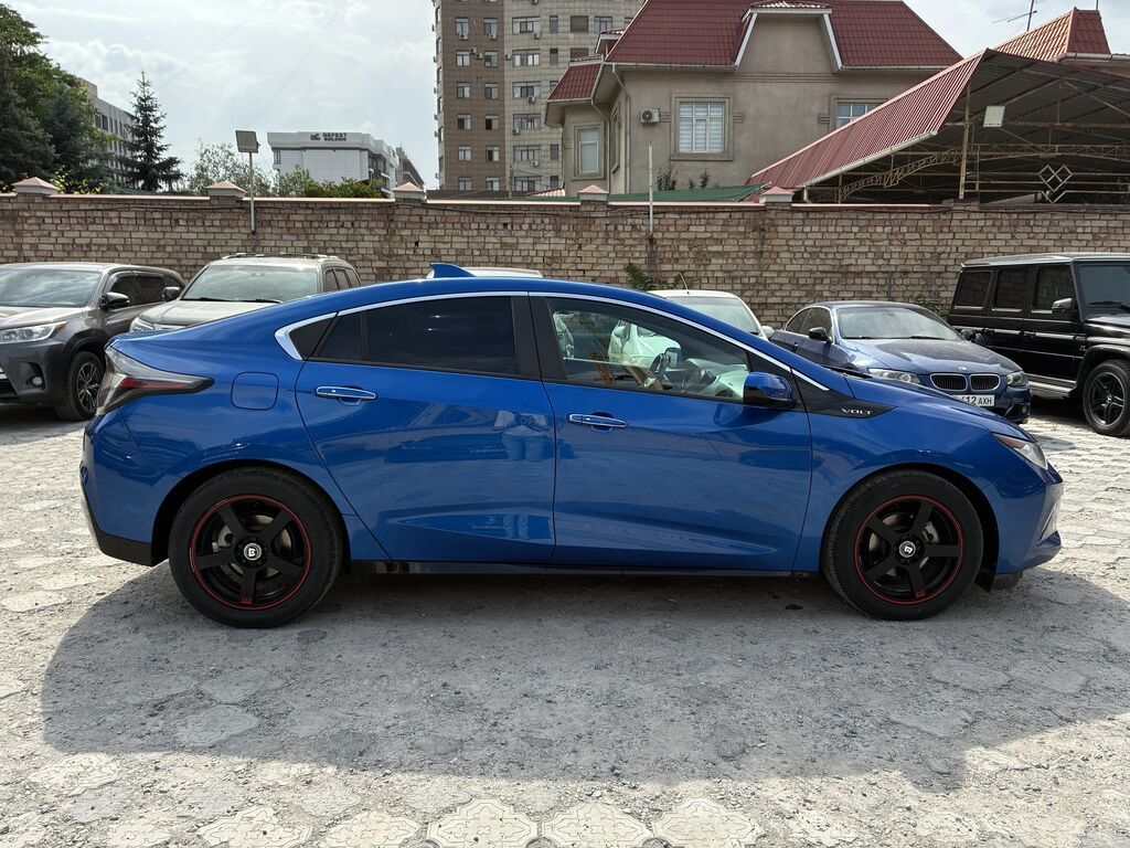 Chevrolet Volt: 2017 г., 1.5 л, Автомат, Гибрид, Седан: фото 4