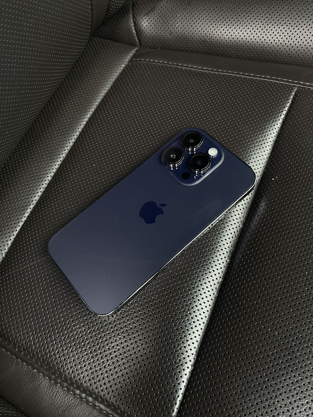 IPhone 14 Pro, Б/у, 256 ГБ, Deep Purple, Зарядное устройство, Защитное стекло, Чехол, 77 %: фото 5