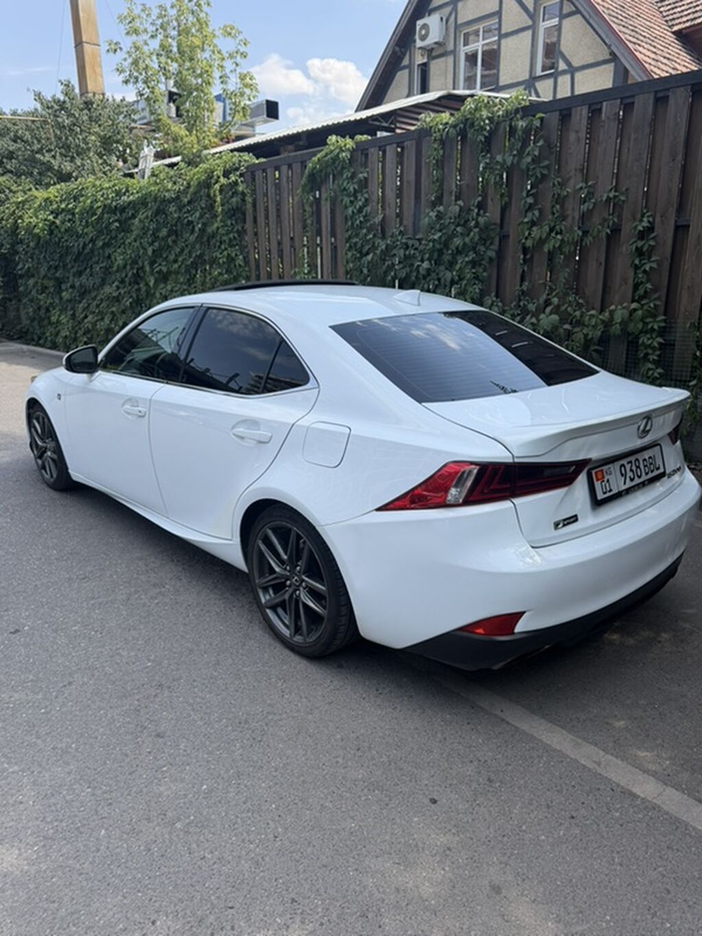 Lexus IS: 2017 г., 2 л, Типтроник, Бензин, Седан: фото 2