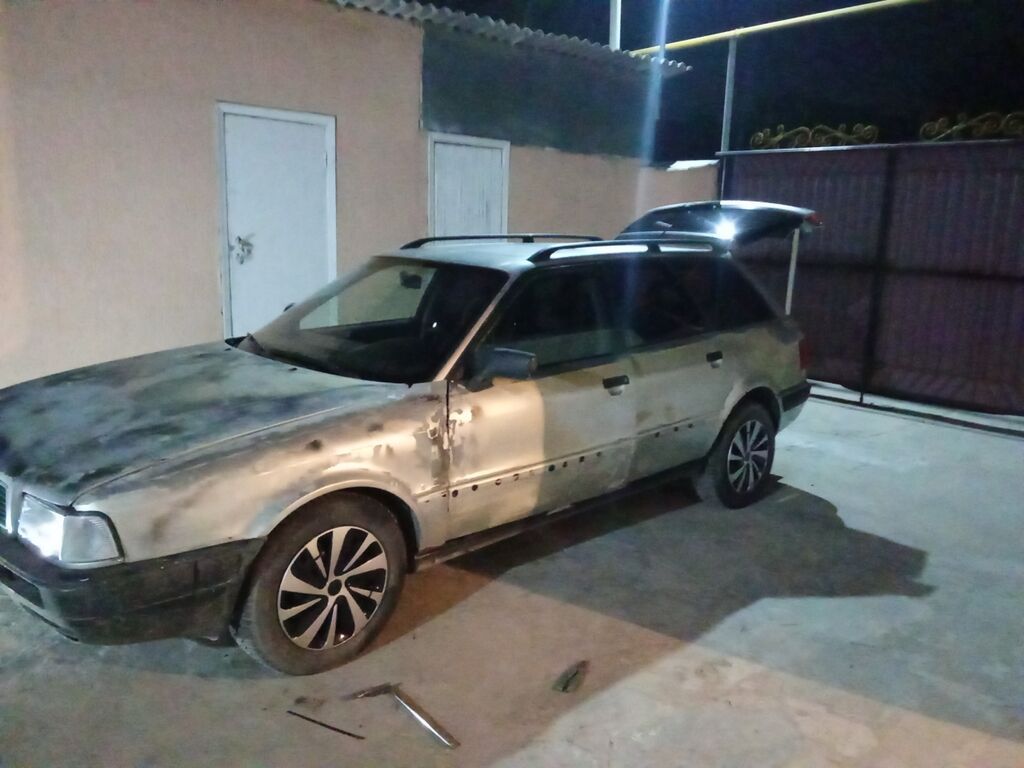 Audi 80: 1993 г., 2 л, Механика, Бензин, Универсал: фото 3