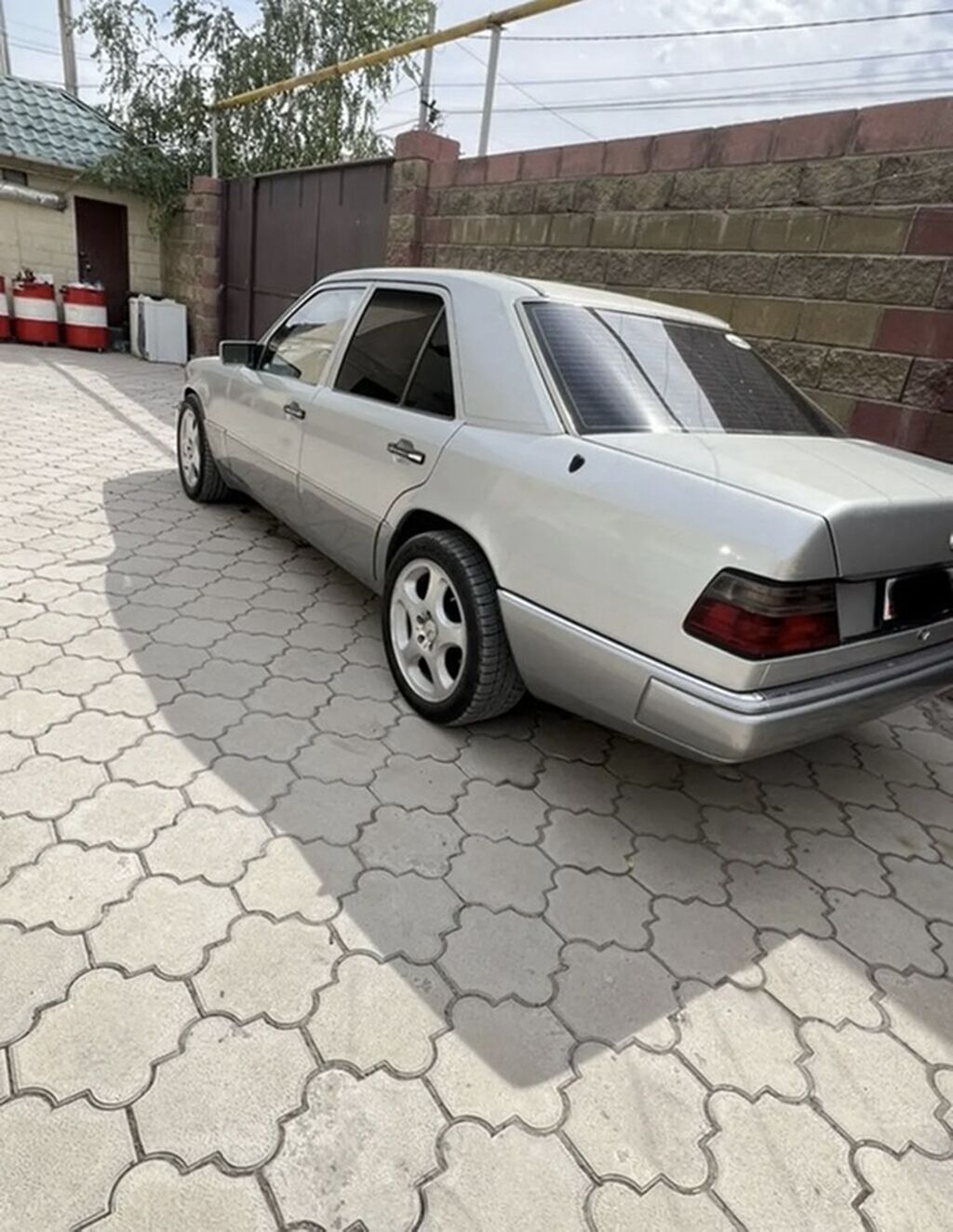 Mercedes-Benz E-Class: 1991 г., 2.3 л, Механика, Бензин, Седан: фото 4