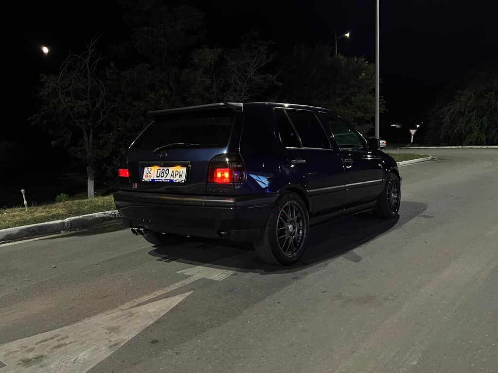 Volkswagen Golf: 1993 г., 1.8 л, Механика, Бензин, Хэтчбэк: фото 8