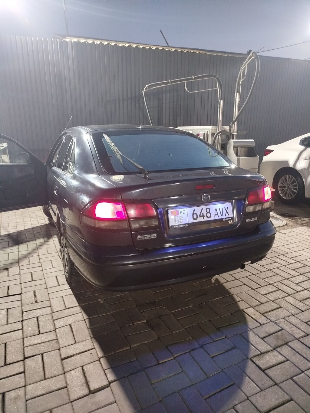 Mazda 626: 1997 г., 2 л, Механика, Бензин, Хэтчбэк: фото 4