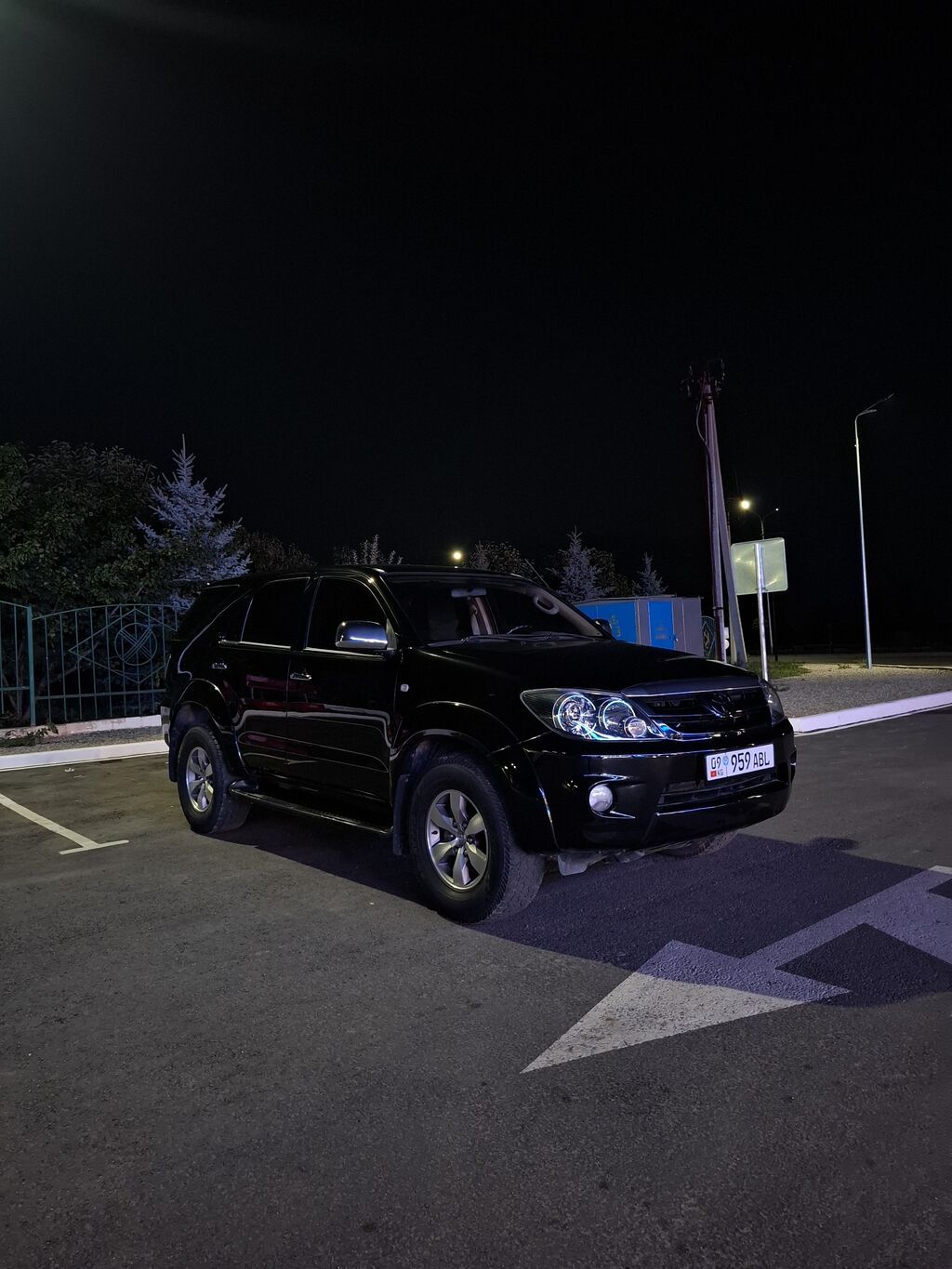 Toyota Fortuner: 2008 г., 2.7 л, Автомат, Бензин, Внедорожник: фото 2
