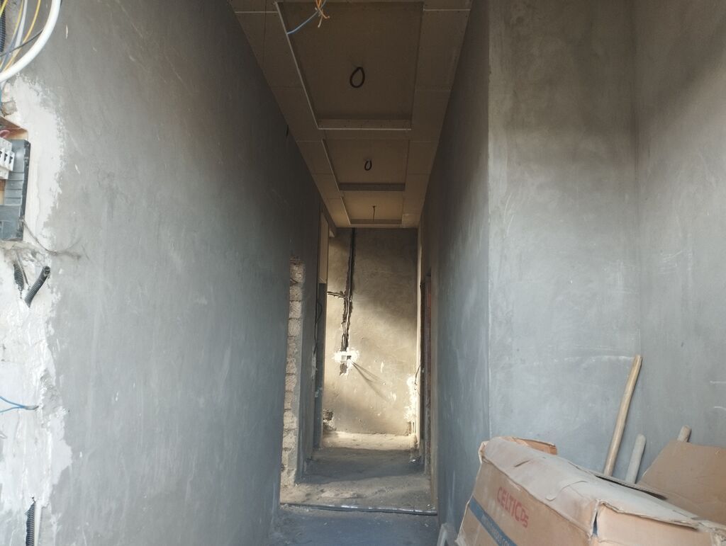 Yeni Suraxanı 5 otaqlı, 300 kv. m, Təmirsiz