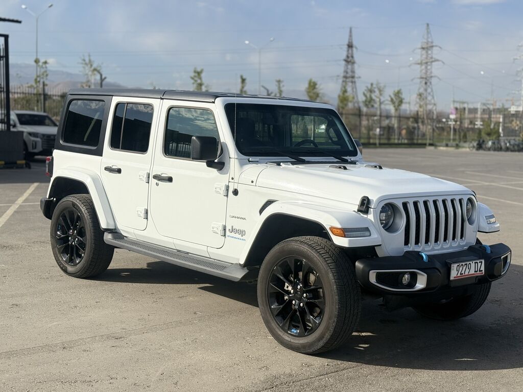 Jeep Wrangler: 2023 г., 2 л, Автомат, Электромобиль, Внедорожник: фото 2