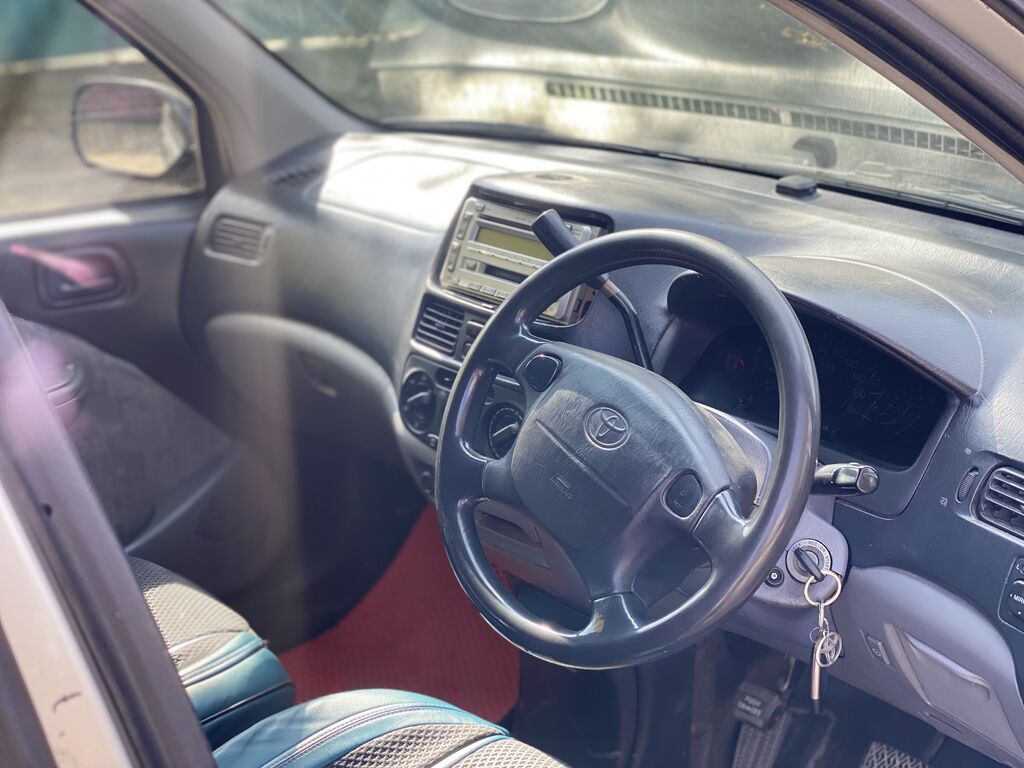 Toyota Raum: 1999 г., 1.5 л, Автомат, Бензин, Минивэн: фото 6