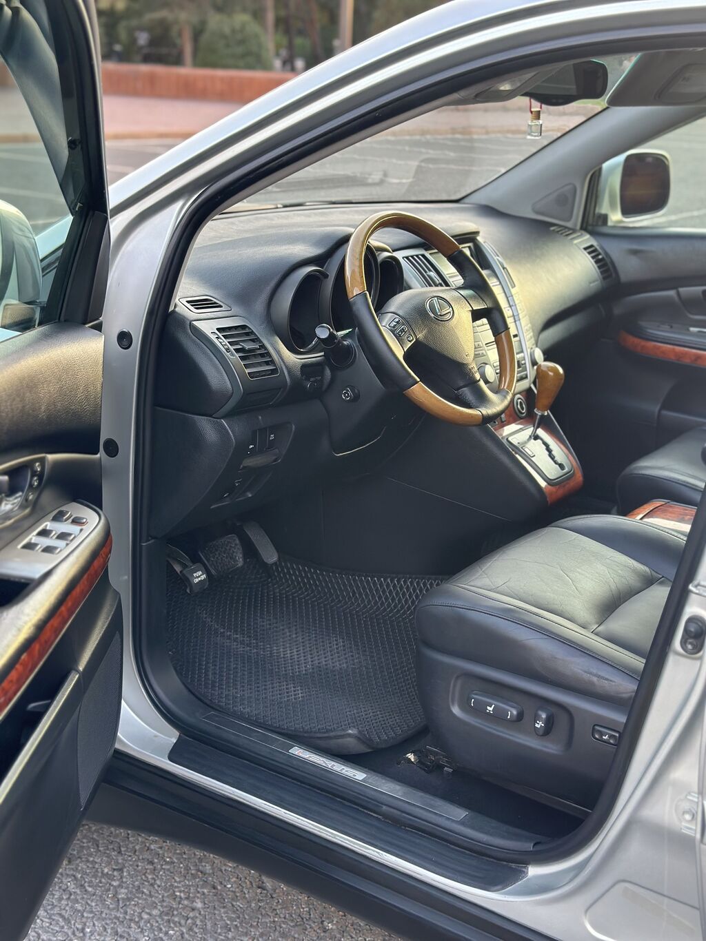 Lexus RX: 2004 г., 3.3 л, Автомат, Бензин, Кроссовер: фото 8