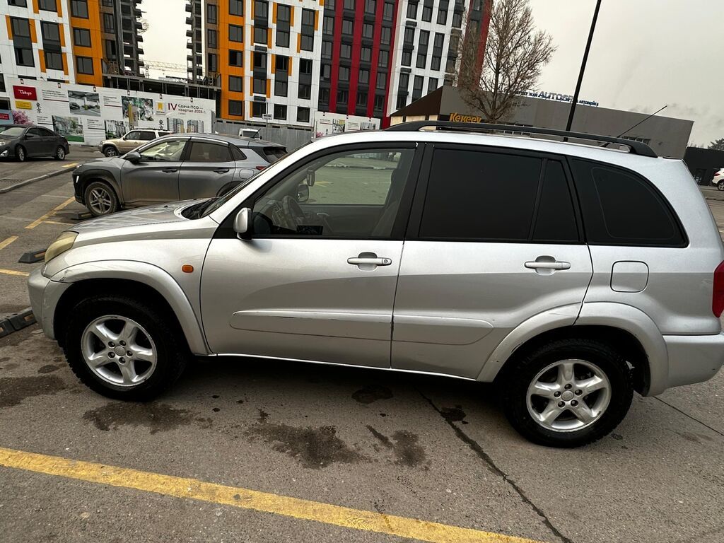 Toyota RAV4: 2002 г., 2 л, Автомат, Бензин, Кроссовер: фото 3