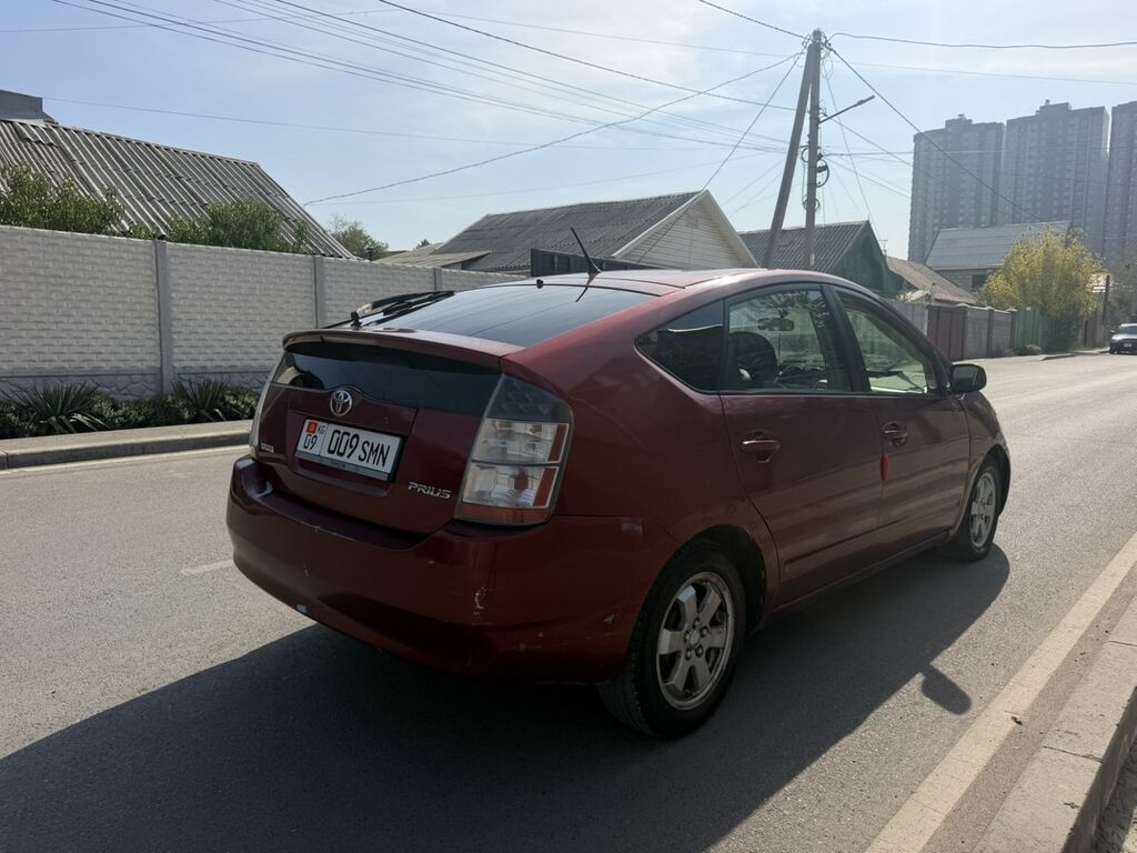 Toyota Prius: 2005 г., 1.5 л, Вариатор, Гибрид, Хэтчбэк: фото 4