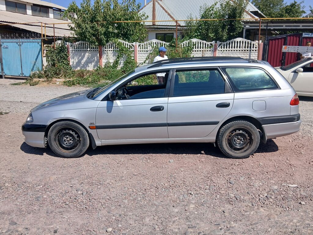 Toyota Avensis: 2003 г., 2 л, Механика, Дизель, Универсал: фото 7